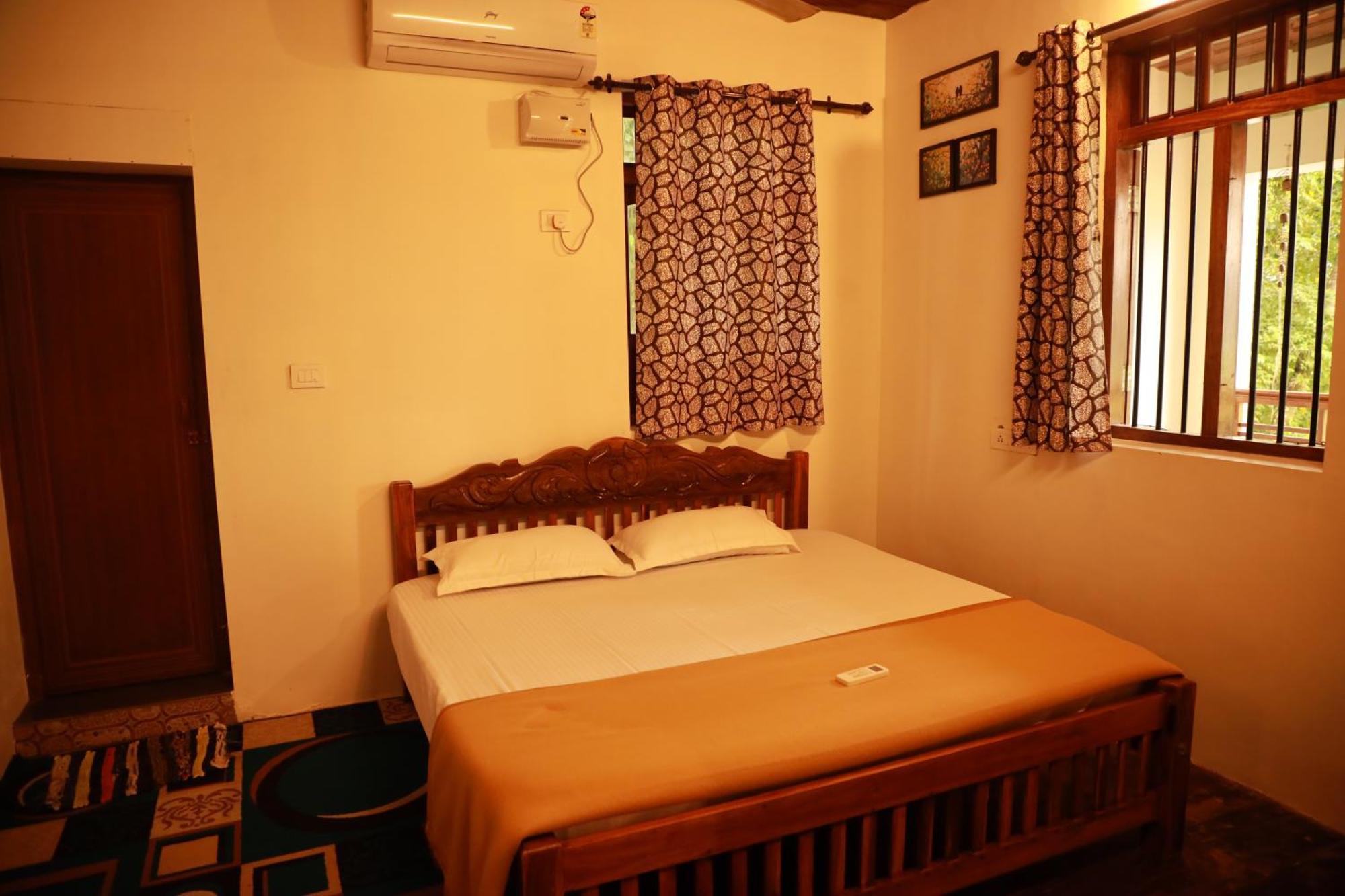 Kovalam Lake View Villa Vellayani Экстерьер фото