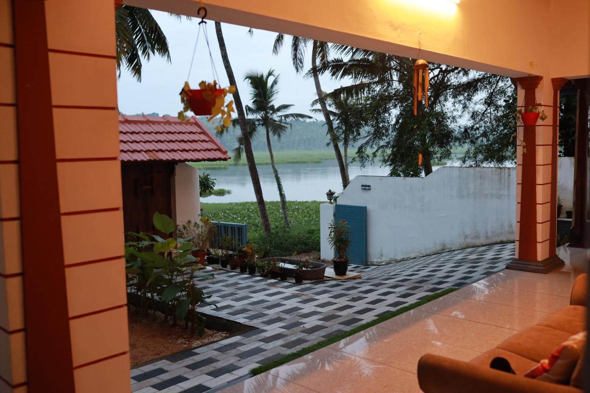 Kovalam Lake View Villa Vellayani Экстерьер фото